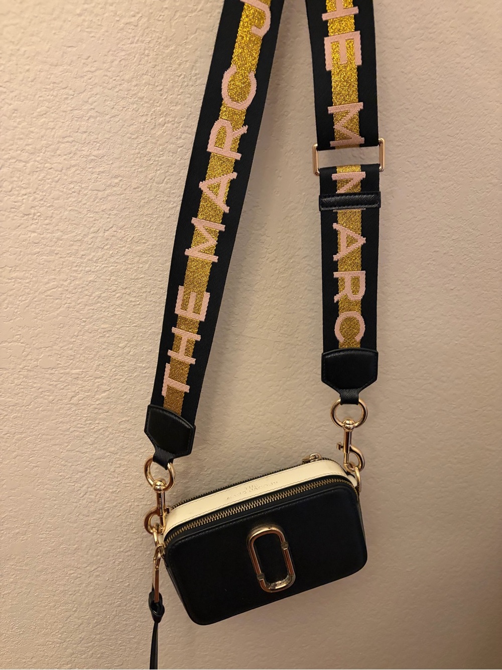 Marc Jacobs Black Snapshot Crossbody Camera Bag with Branded Strap - Picture 3 of 6